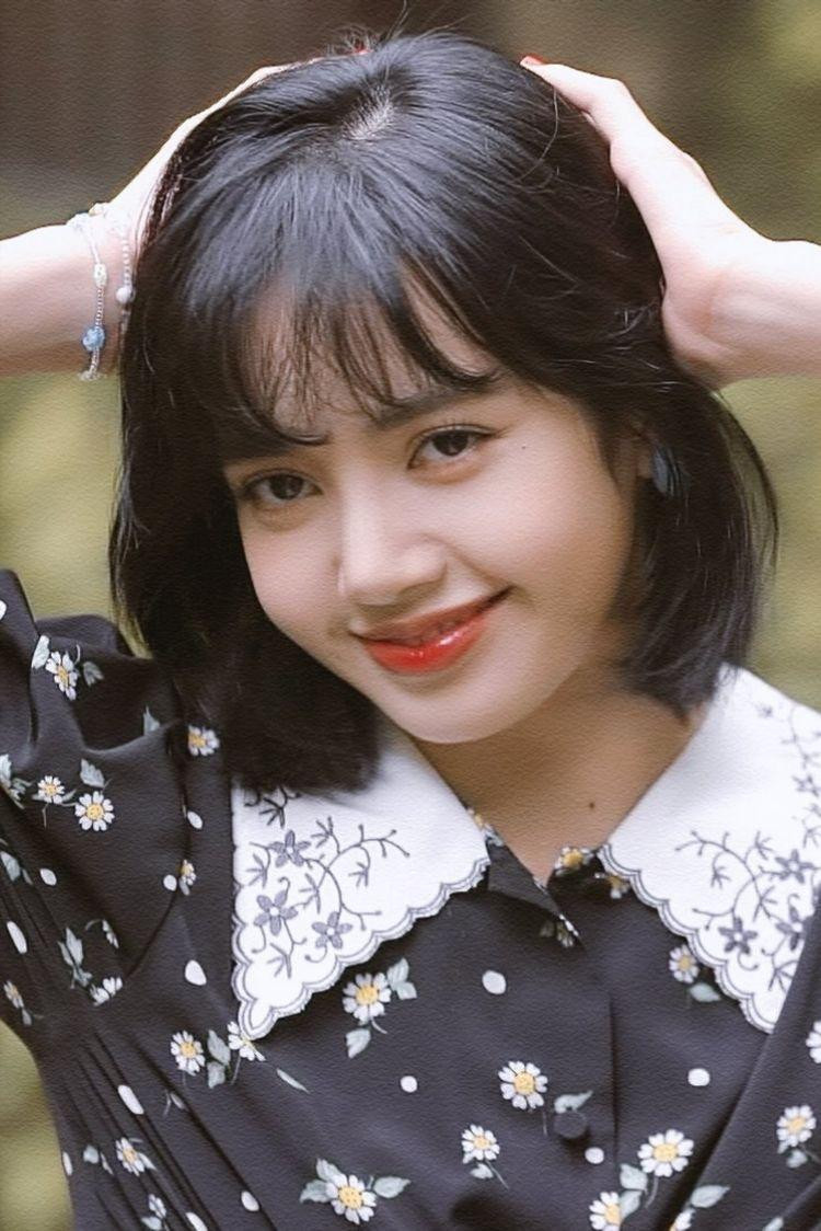 Bên cạnh đó, Lisa cũng từng được trang này vinh danh là Gương mặt đẹp nhất châu Á 2020.