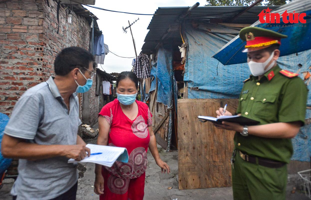 Tổ bầu cử của địa phương đã chuẩn bị sẵn mọi phương án để hỗ trợ người dân đăng ký tạm trú, đi bỏ phiếu thực hiện quyền công dân theo đúng quy định. Tổ bầu cử của địa phương đã chuẩn bị sẵn mọi phương án để hỗ trợ người dân đăng ký tạm trú, đi bỏ phiếu thực hiện quyền công dân theo đúng quy định.