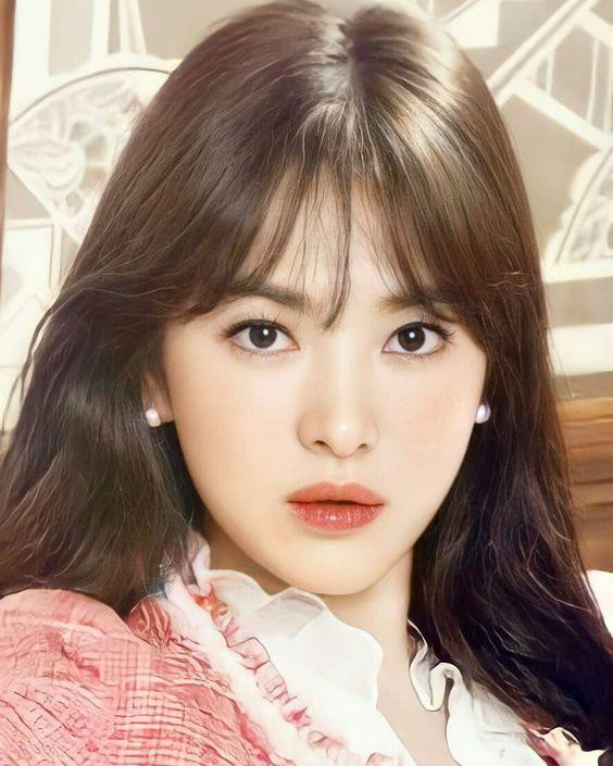 Song Hye Kyo khiêm tốn đứng ở vị trí thứ 12. Theo TMI News, diễn viên “Hậu duệ mặt trời” có mức thu nhập từ quảng cáo là 3,6 tỷ won một năm. Tuy vậy, các nhãn hàng phải trả 900 triệu won cho một hợp đồng để nhận được cái gật đầu của mỹ nhân họ Song. Song Hye Kyo khiêm tốn đứng ở vị trí thứ 12. Theo TMI News, diễn viên “Hậu duệ mặt trời” có mức thu nhập từ quảng cáo là 3,6 tỷ won một năm. Tuy vậy, các nhãn hàng phải trả 900 triệu won cho một hợp đồng để nhận được cái gật đầu của mỹ nhân họ Song.