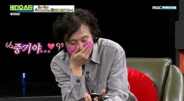 Nam diễn viên ngại ngùng thừa nhận quên thoại vì mải ngắm nhan sắc của tài tử họ Song