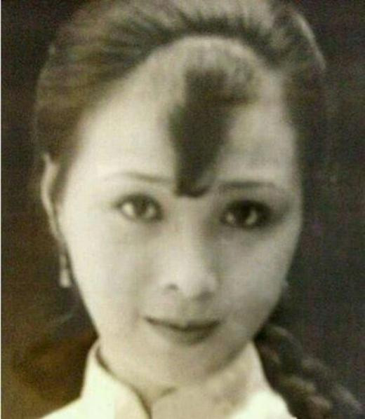 Bà ngoại Lưu Diệc Phi ngày trẻ Bà ngoại Lưu Diệc Phi ngày trẻ