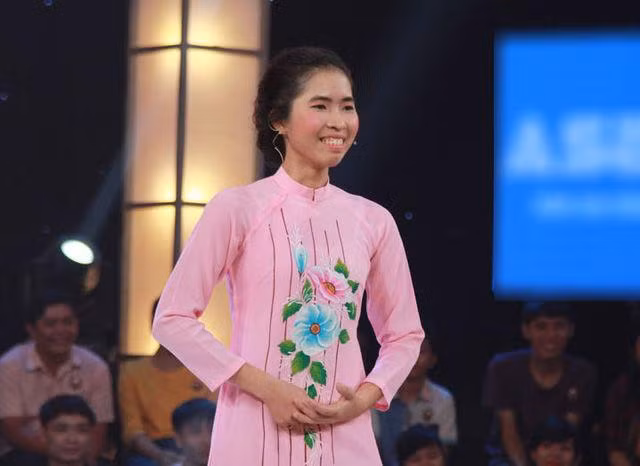 Kim Hoàng khi tham gia "Thách thức danh hài" mùa 4