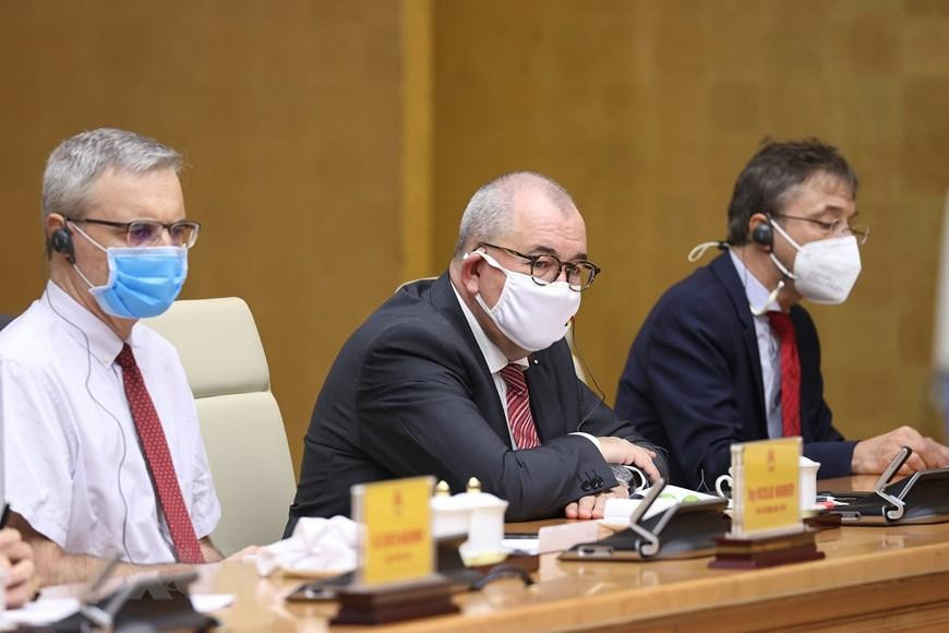 Đại sứ và đại diện doanh nghiệp châu Âu tại Việt Nam tham dự buổi làm việc. (Ảnh: Dương Giang/TTXVN)