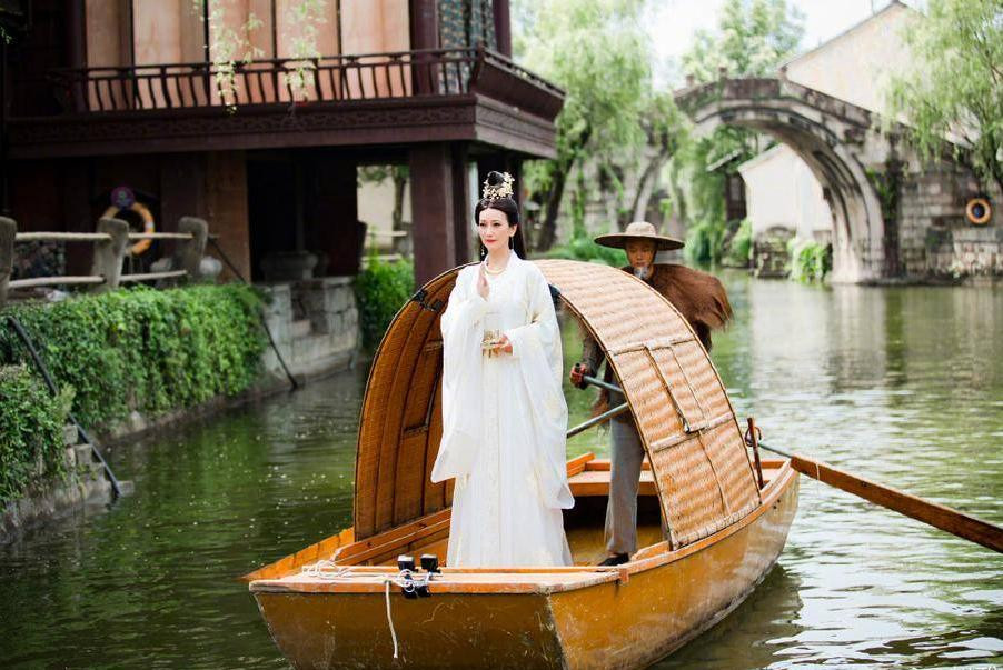 Mỹ nhân đình đám một thời Triệu Nhã Chi mới đây đã xuất hiện trên show Manh Thám Tra Án khiến khán giả bất ngờ