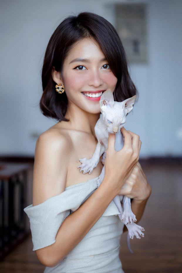 Khả Ngân lộ body sụt cân đáng lo