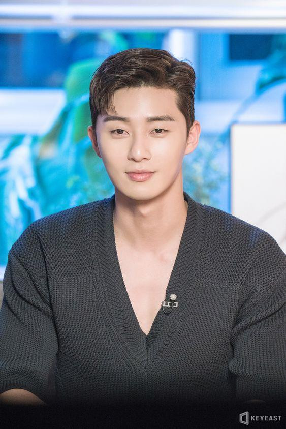 Park Seo Joon kiếm được 700 triệu won/1 quảng cáo, tổng thu nhập một năm ước tính là 7 tỷ won. Tài tử đang trên con đường khẳng định vị thế là nam diễn viên hàng đầu Hàn Quốc. Mới nhất, anh sẽ chinh phục Hollywood với vai diễn cho loạt phim Marvel. Park Seo Joon kiếm được 700 triệu won/1 quảng cáo, tổng thu nhập một năm ước tính là 7 tỷ won. Tài tử đang trên con đường khẳng định vị thế là nam diễn viên hàng đầu Hàn Quốc. Mới nhất, anh sẽ chinh phục Hollywood với vai diễn cho loạt phim Marvel.