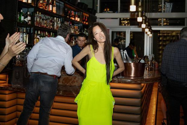 Mạng xã hội của Vera Wang nhận được sự quan tâm đột biến của cộng đồng mạng khi bà bắt đầu chia sẻ những hình ảnh luyện tập thể dục, khoe vóc dáng săn chắc không chút mỡ thừa