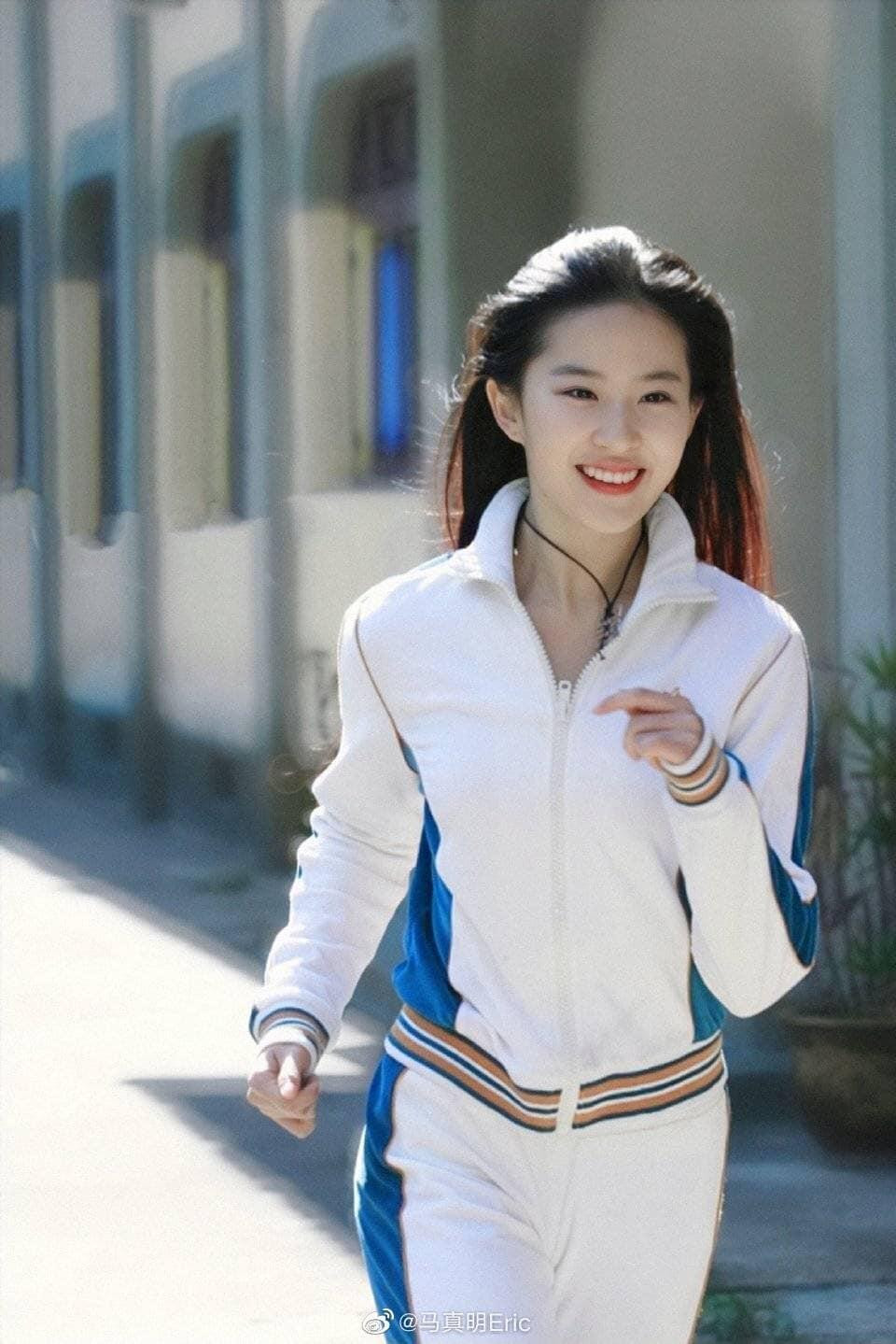 Nhan sắc của Lưu Diệc Phi lâu nay vẫn là đề tài thu hút sự quan tâm đặc biệt của người hâm mộ. Nhan sắc của Lưu Diệc Phi lâu nay vẫn là đề tài thu hút sự quan tâm đặc biệt của người hâm mộ.