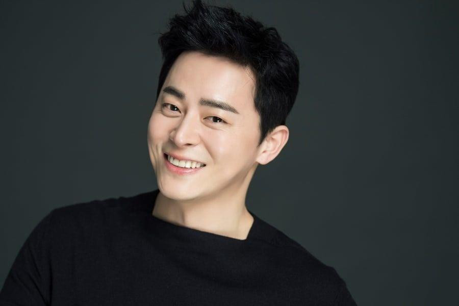 Tài tử Jo Jung Suk đứng hạng 10 với tổng thu nhập một năm từ quảng cáo là 5,5 tỷ won, một hợp đồng lên tới 500 triệu won. Anh đang gây tiếng vang khi đóng vai chính trong bộ phim về đề tài y khoa Hospital Playlist. Nam diễn viên được khán giả gọi là "ông hoàng phim hài tình cảm", từng đứng thứ hai trong cuộc khảo sát bình chọn "Nam diễn viên tuyệt vời nhất" năm 2019 do Mydaily tổ chức. Tài tử Jo Jung Suk đứng hạng 10 với tổng thu nhập một năm từ quảng cáo là 5,5 tỷ won, một hợp đồng lên tới 500 triệu won. Anh đang gây tiếng vang khi đóng vai chính trong bộ phim về đề tài y khoa Hospital Playlist. Nam diễn viên được khán giả gọi là "ông hoàng phim hài tình cảm", từng đứng thứ hai trong cuộc khảo sát bình chọn "Nam diễn viên tuyệt vời nhất" năm 2019 do Mydaily tổ chức.