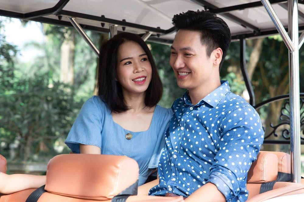 Mạnh Trường cho biết anh luôn tôn trọng vợ và tự đặt cho mình những nguyên tắc trong công việc. Bên cạnh đó, bà xã cũng rất thoải mái trong mọi chuyện, ủng hộ công việc và tâm lý khi chồng đi ra ngoài gặp gỡ bạn bè. Mạnh Trường cho biết anh luôn tôn trọng vợ và tự đặt cho mình những nguyên tắc trong công việc. Bên cạnh đó, bà xã cũng rất thoải mái trong mọi chuyện, ủng hộ công việc và tâm lý khi chồng đi ra ngoài gặp gỡ bạn bè.