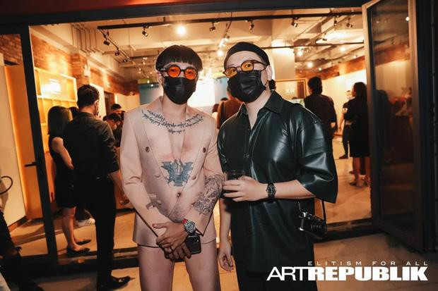 Bộ đồ gây tranh cãi của Wowy Bộ đồ gây tranh cãi của Wowy