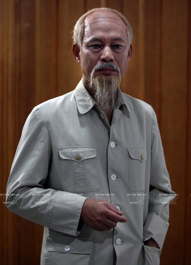 Tiến Hợi trong một lần hóa thân vào vai Bác Hồ