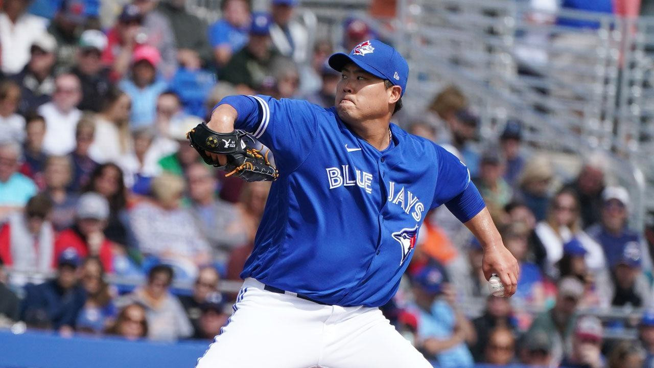 Vận động viên bóng chày Ryu Hyun Jin – người được mệnh danh “quái vật làng thể thao” nhờ tài năng và những đóng góp cho thể thao Hàn Quốc. Anh là vận động viên Hàn Quốc hiếm hoi đang thi đấu tại giải nhà nghề ở Mỹ và từng đầu quân cho nhiều câu lạc bộ nổi tiếng như Los Angeles Dodgers, Toronto Blue Jays... Vận động viên bóng chày Ryu Hyun Jin – người được mệnh danh “quái vật làng thể thao” nhờ tài năng và những đóng góp cho thể thao Hàn Quốc. Anh là vận động viên Hàn Quốc hiếm hoi đang thi đấu tại giải nhà nghề ở Mỹ và từng đầu quân cho nhiều câu lạc bộ nổi tiếng như Los Angeles Dodgers, Toronto Blue Jays...