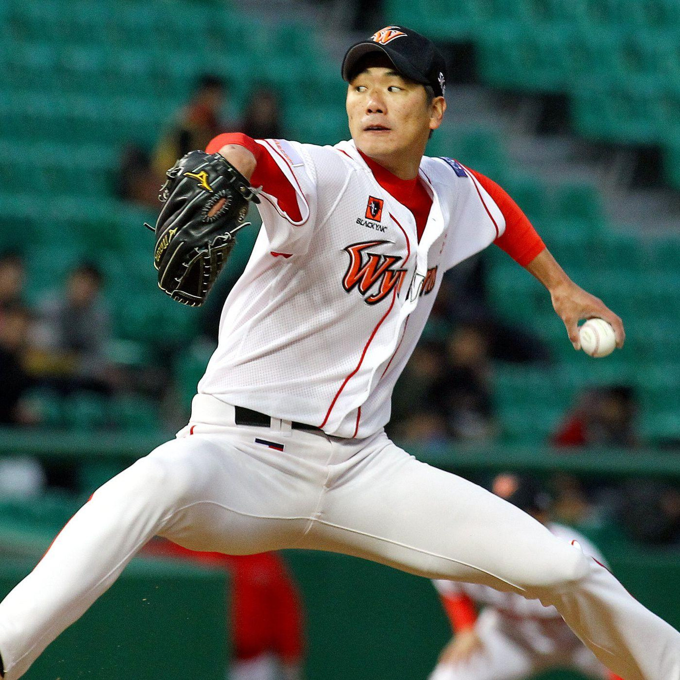 Kim Kwang Hyun - tuyển thủ ném bóng thuận tay trái nổi tiếng tại Hàn Quốc, hiện tại đang đang chơi cho đội bóng chày St. Louis Cardinals. Trước đây anh từng đầu quân cho SK Wyverns. Kim Kwang Hyun được MBL xếp hạng 6 trong số 10 tân binh của giải đấu lớn được chọn vào năm ngoái. Kim Kwang Hyun - tuyển thủ ném bóng thuận tay trái nổi tiếng tại Hàn Quốc, hiện tại đang đang chơi cho đội bóng chày St. Louis Cardinals. Trước đây anh từng đầu quân cho SK Wyverns. Kim Kwang Hyun được MBL xếp hạng 6 trong số 10 tân binh của giải đấu lớn được chọn vào năm ngoái.