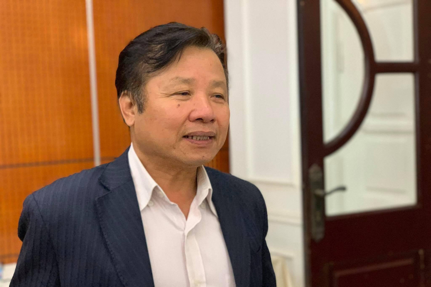 Theo GS. TS Lê Huy Hàm, các cuộc giao dịch lan đột biến tiền tỷ thời gian qua có thể là một chiêu "thổi giá", người dân cần hết sức tỉnh táo.