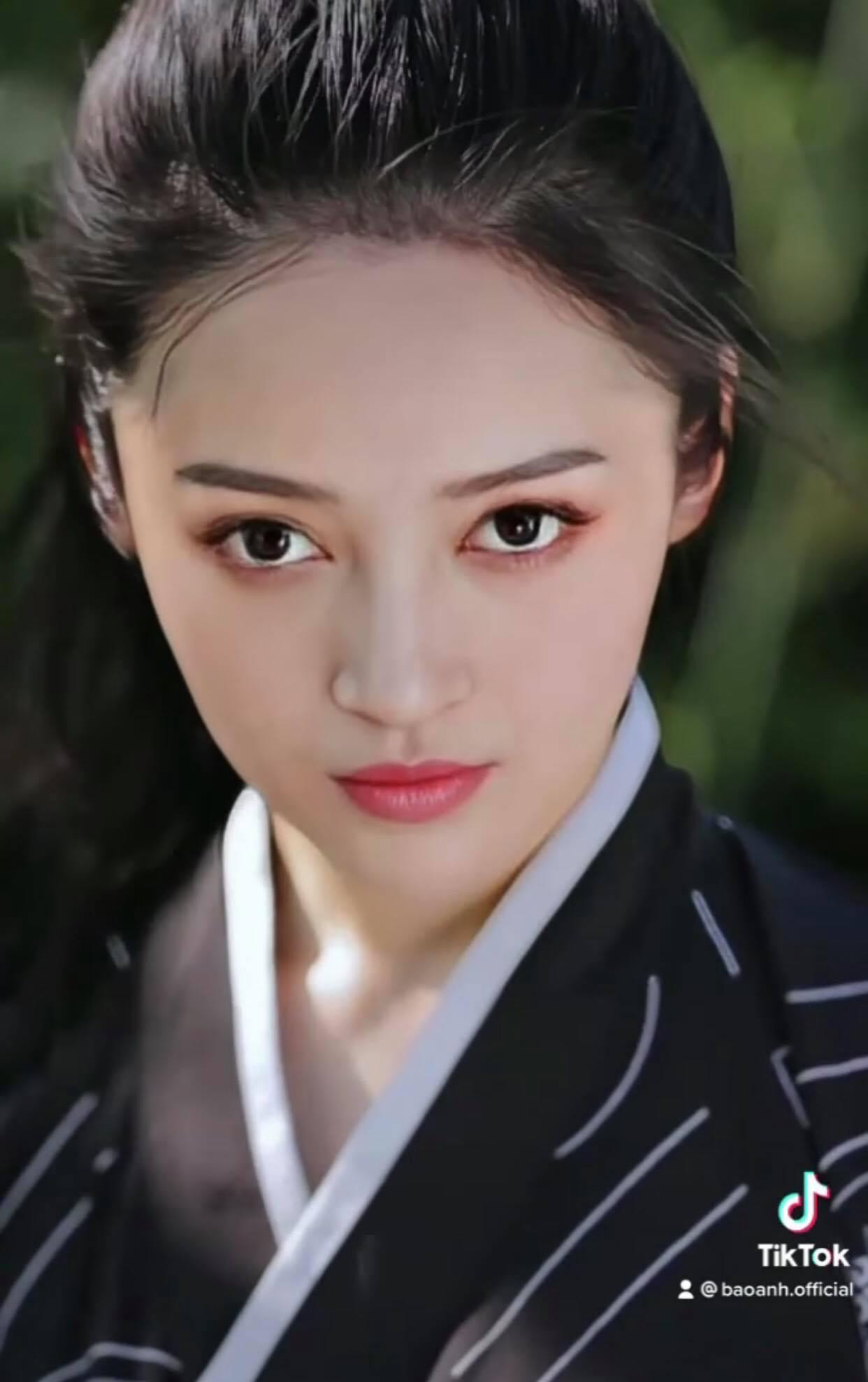 Ca sĩ Bảo Anh khớp đến từng chi tiết.