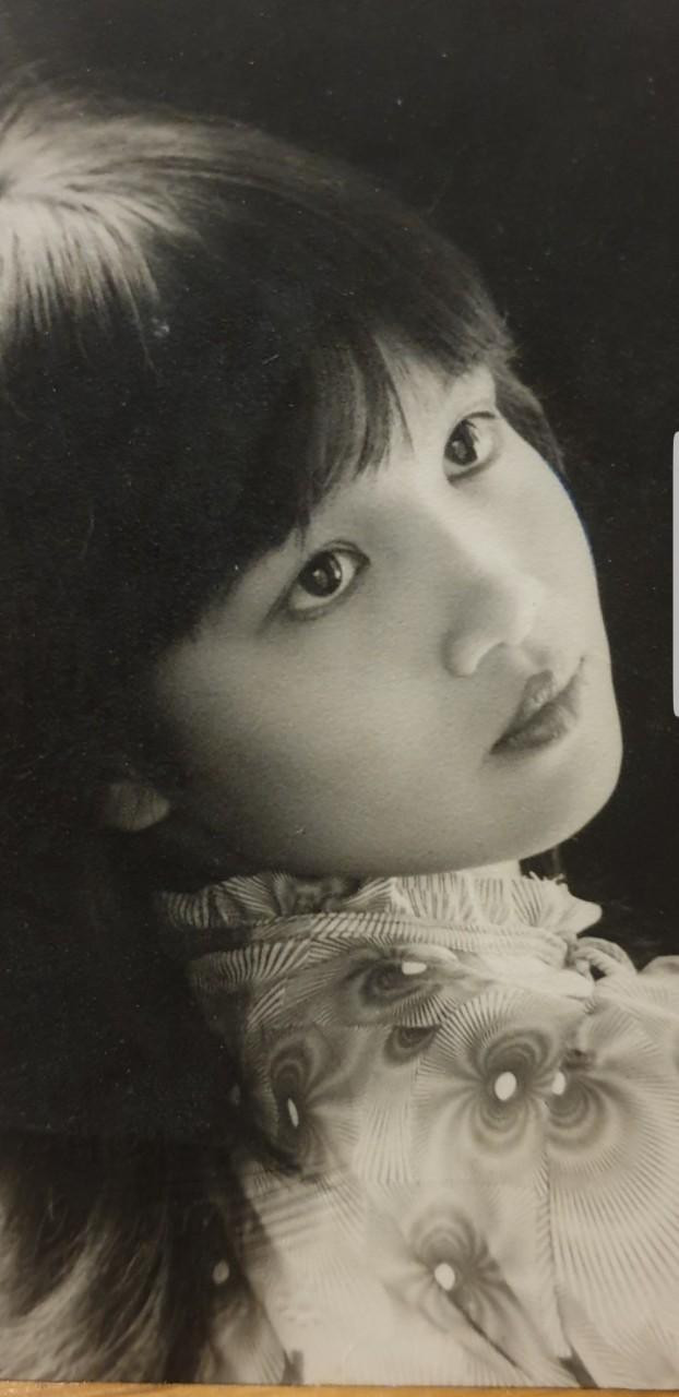 Nhan sắc của nghệ sĩ Tú Oanh hồi trẻ. Nhan sắc của nghệ sĩ Tú Oanh hồi trẻ.