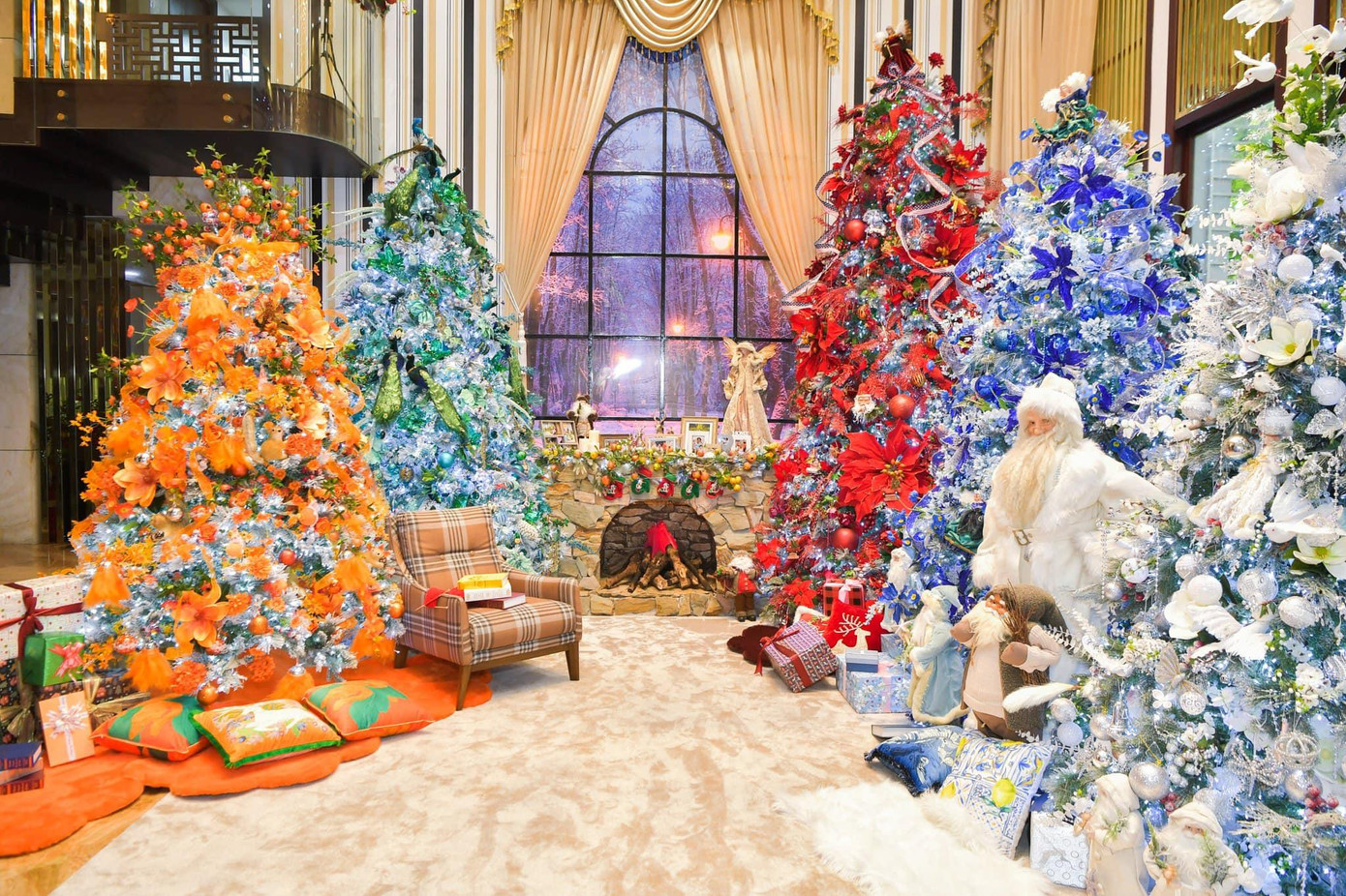 Không gian được trang hoàng hoành tráng bên trong biệt thự của Đàm Vĩnh Hưng.