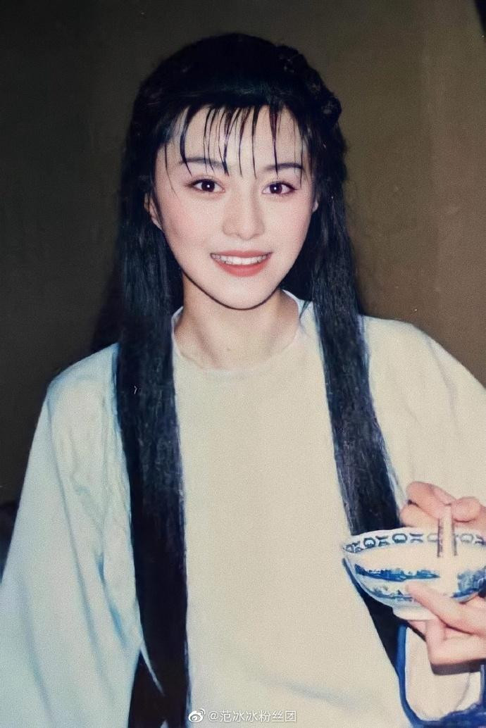 Cho đến thời điểm hiện tại, Phạm Băng Băng vẫn được xếp vào hàng ngũ đại mỹ nhân của showbiz Trung Quốc mà lớp đàn em khó lòng đánh bại.