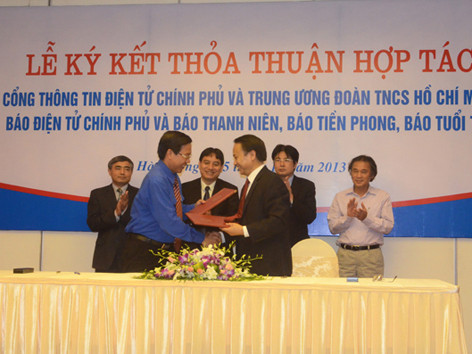 Ký kết thỏa thuận hợp tác giữa Cổng Thông tin điện tử Chính phủ và Trung ương Đoàn. Ảnh: B.Đăng. Ký kết thỏa thuận hợp tác giữa Cổng Thông tin điện tử Chính phủ và Trung ương Đoàn. Ảnh: B.Đăng