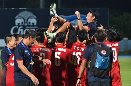 HLV U15 Việt Nam tiết lộ về liệu pháp tâm lý khi đối đầu Thái Lan ảnh 2