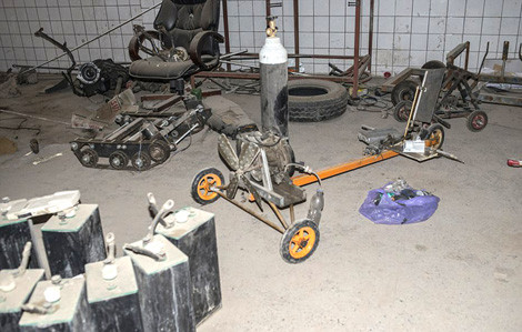 Bên trong xưởng chế tạo vũ khí của IS ở thành phố Mosul ảnh 2