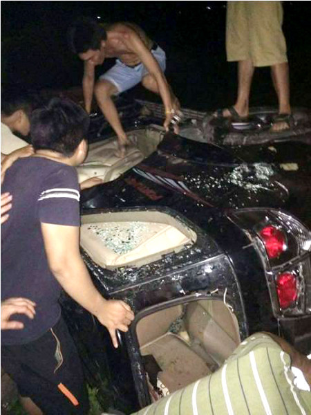 Đốt xe Fortuner của chủ doanh nghiệp vì nghi bắt cóc trẻ ảnh 2