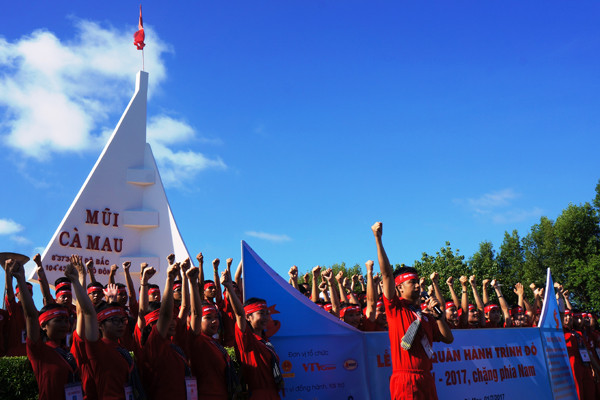 'Hành trình đỏ' xuất phát tại Mũi Cà Mau ảnh 8