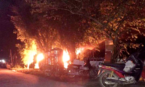 Đốt xe Fortuner của chủ doanh nghiệp vì nghi bắt cóc trẻ ảnh 1