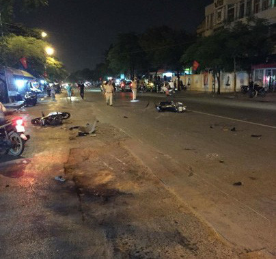 Xe Porsche tông liên tiếp 4 xe máy trên đường phố Hải Phòng ảnh 2