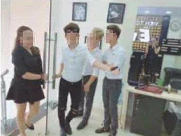 Bóc mẽ cô gái trẻ rửa chân trong xô trà đá xong rót bán cho hàng loạt khách ảnh 5