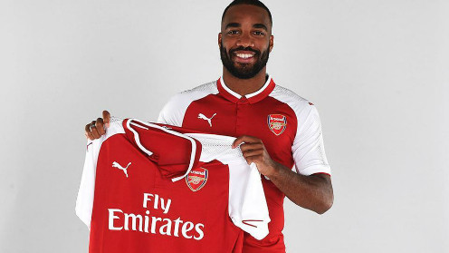 Bản hợp đồng kỷ lục Lacazette của Arsenal là ai ảnh 1