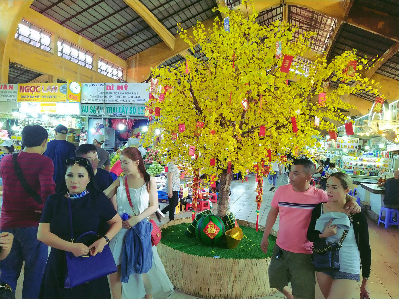Không khí Tết, xuân vẫn đậm đà trong chợ Bến Thành Không khí Tết, xuân vẫn đậm đà trong chợ Bến Thành