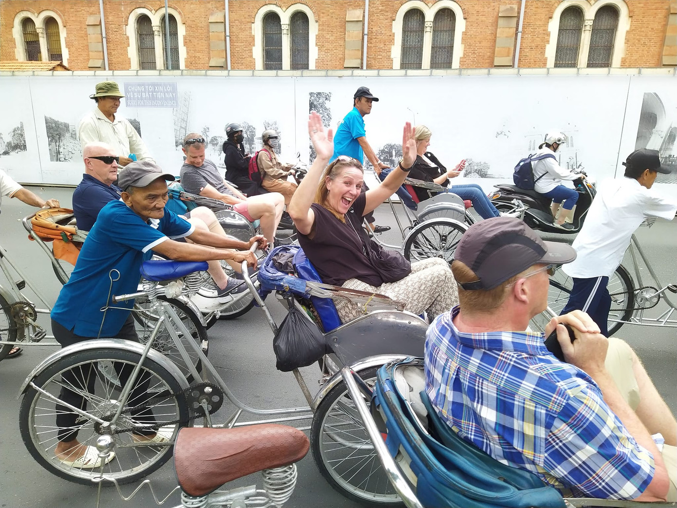 Những chiếc xích lô độc đáo, đẹp và tiện dụng tạo nên một nét du lịch đáng yêu tại TPHCM.