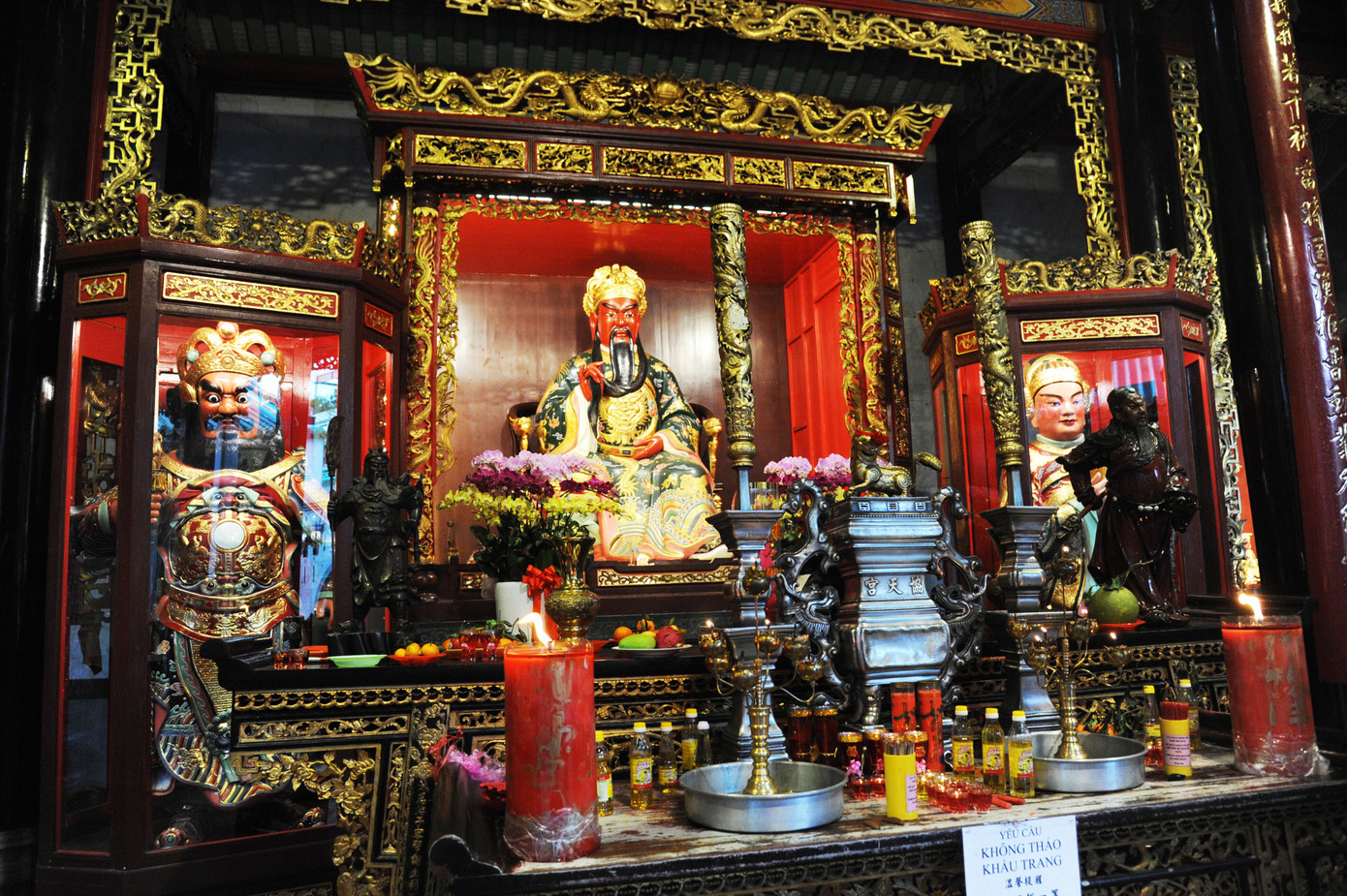 Tượng thờ Quan Công tại chùa Ông Tượng thờ Quan Công tại chùa Ông