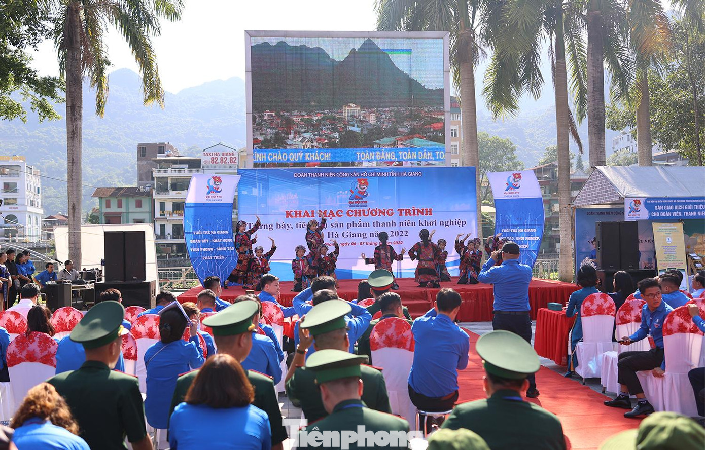 Sáng 6/9, tại Quảng trường 26/3 diễn ra lễ khai mạc trưng bày, tiêu thụ sản phẩm thanh niên khởi nghiệp.