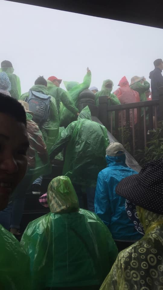 Sa Pa đông nghịt du khách ngày đầu nghỉ lễ 30/4 ảnh 10