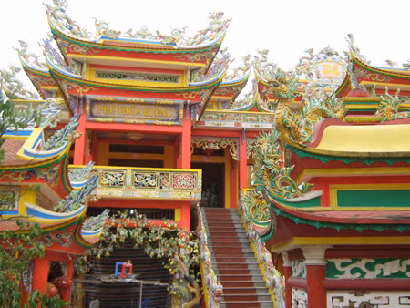 Để đi tham quan hết đền 