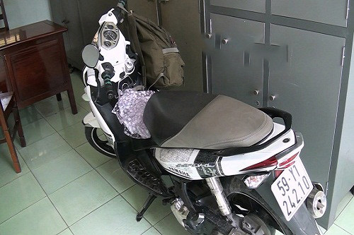 Nam sinh viên dùng kim tiêm khống chế 3 cô gái ảnh 3