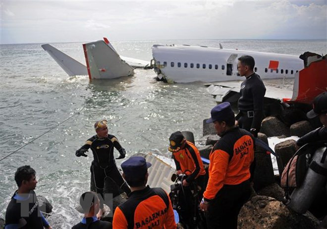 Indonesia xác nhận không ai sống sót trong vụ tai nạn máy bay ảnh 12