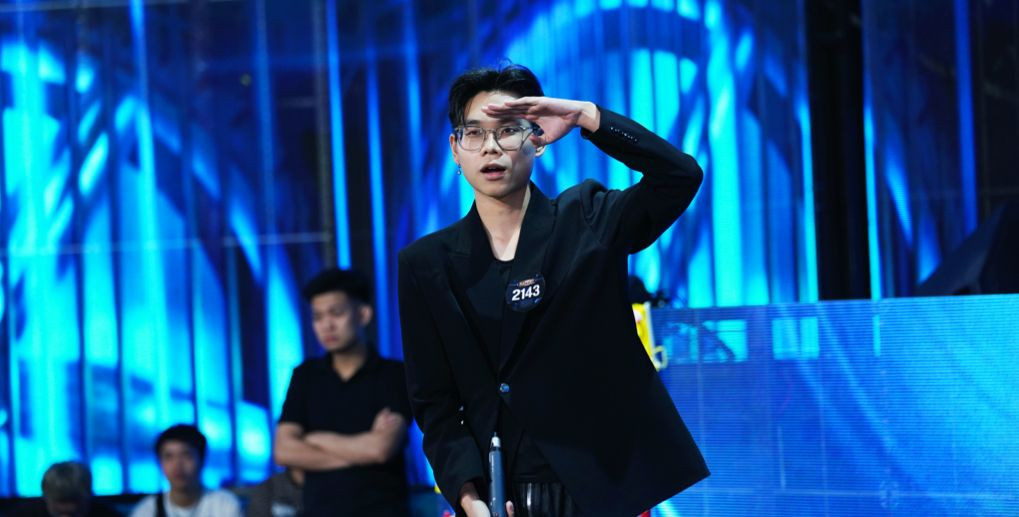 Các thí sinh trổ tài trong buổi casting Rap Việt ở Hà Nội.