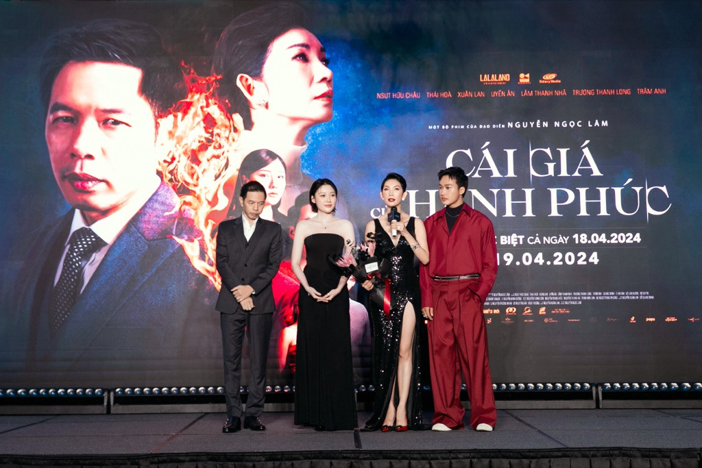 Dàn diễn viên chính của phim. Dàn diễn viên chính của phim.