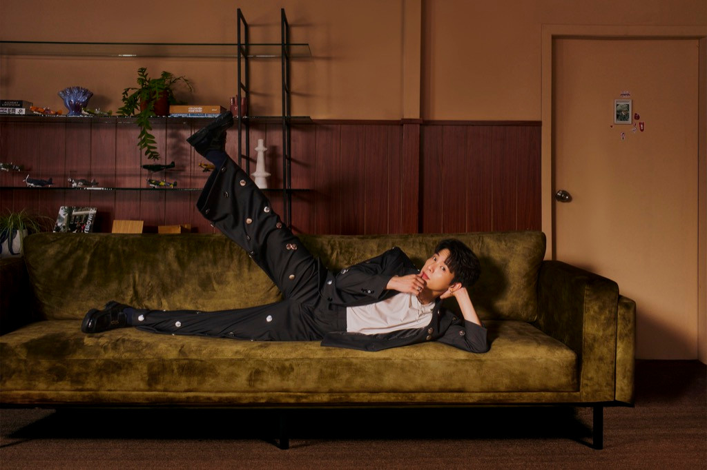 Nam ca sĩ bước khỏi vùng an toàn của những bản tình ca buồn bã, u sầu trăm triệu view.