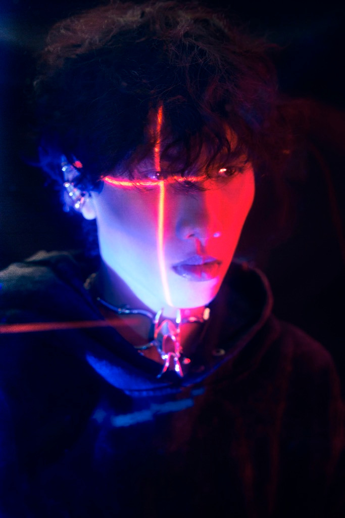 Hoaprox khiến fan EDM Việt tự hào với dự án kết hợp lần này.