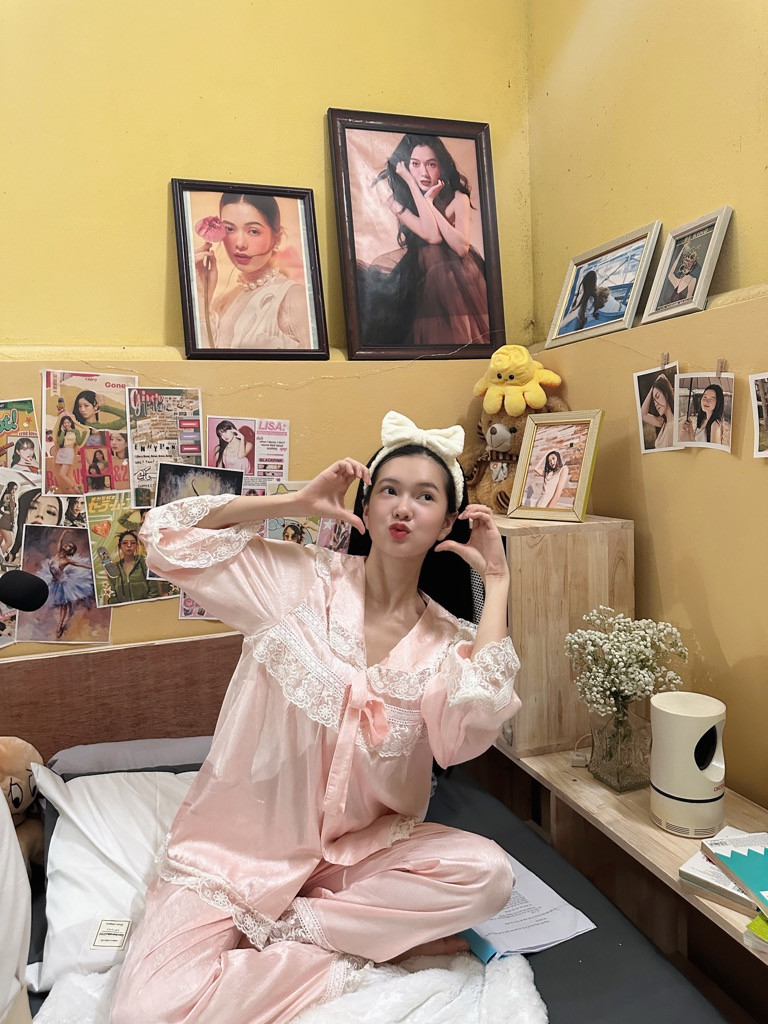 Tạo hình của Yên Đan trong Đi Giữa Trời Rực Rỡ. Tạo hình của Yên Đan trong Đi Giữa Trời Rực Rỡ.