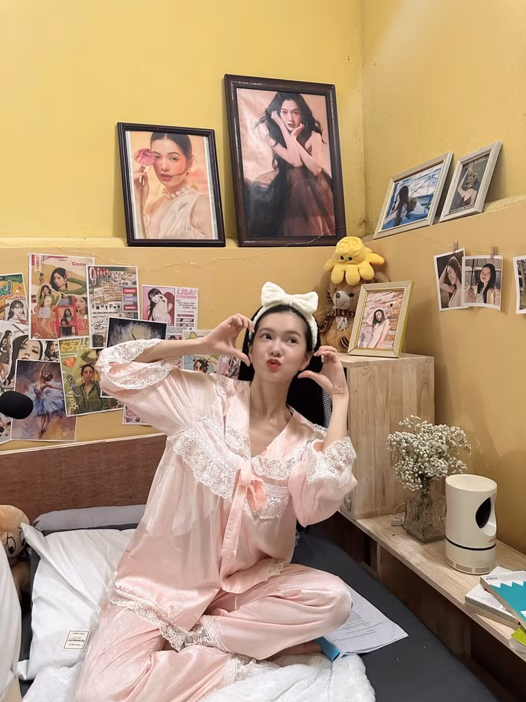 Tạo hình của Yên Đan trong Đi Giữa Trời Rực Rỡ.