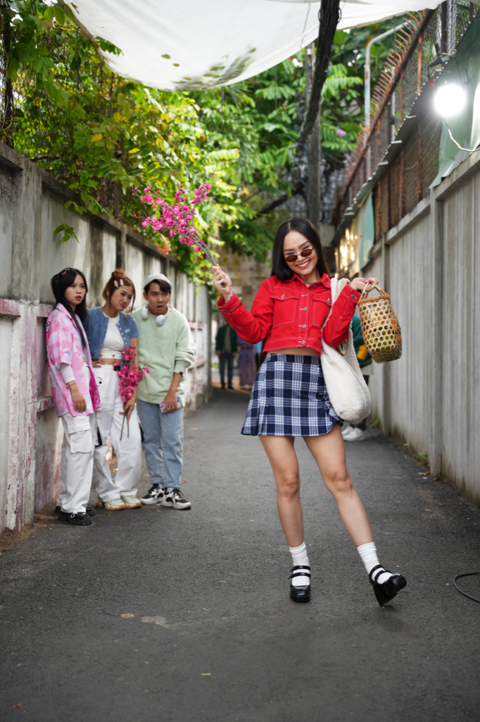 Miu Lê trở lại cùng một ca khúc vui nhộn không kém những buổi livestream gần đây.