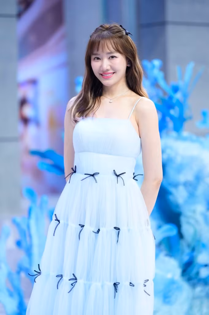 Hari Won góp mặt trong dàn cast chính.