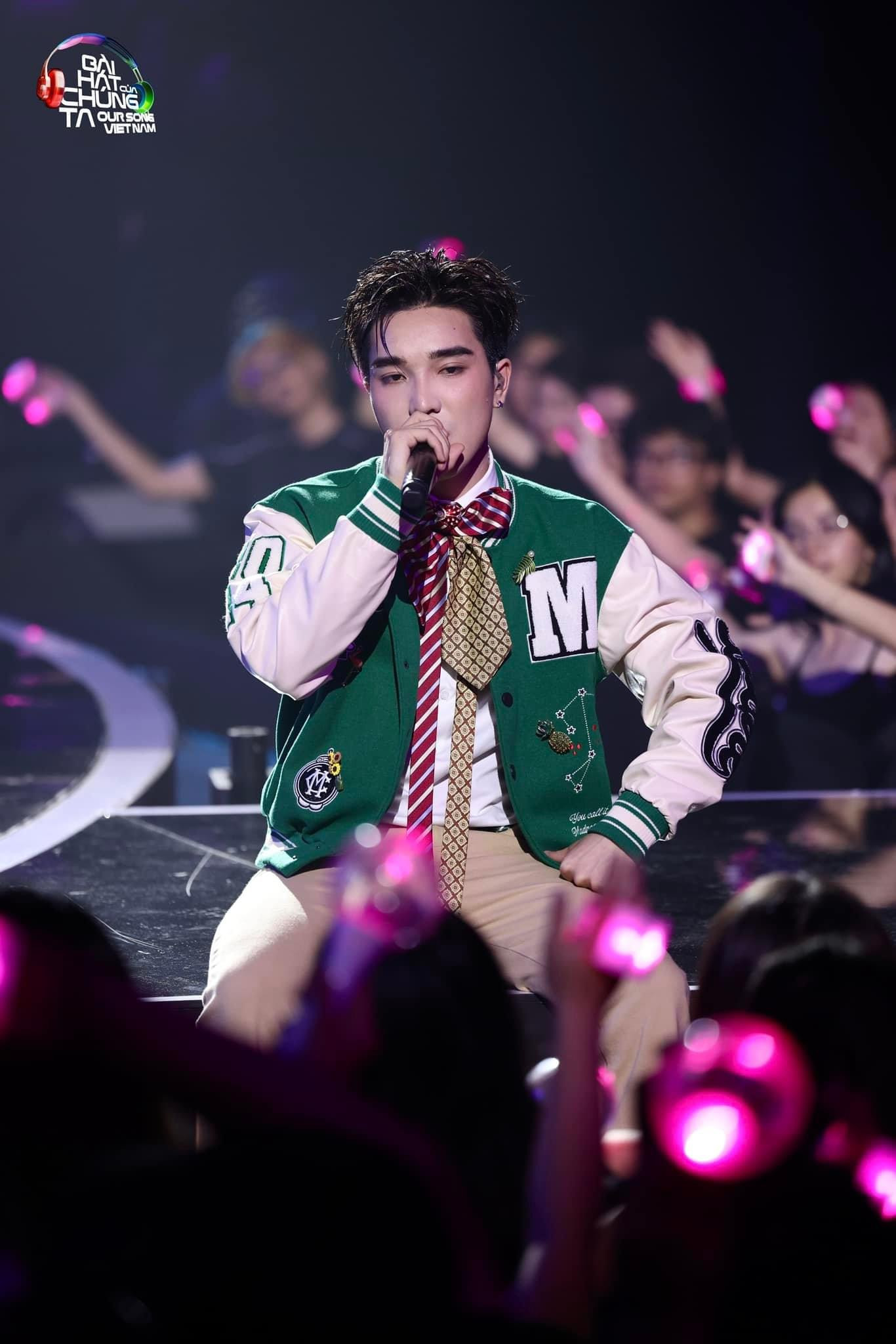 OgeNus trên sân khấu Our Song Vietnam. OgeNus trên sân khấu Our Song Vietnam.