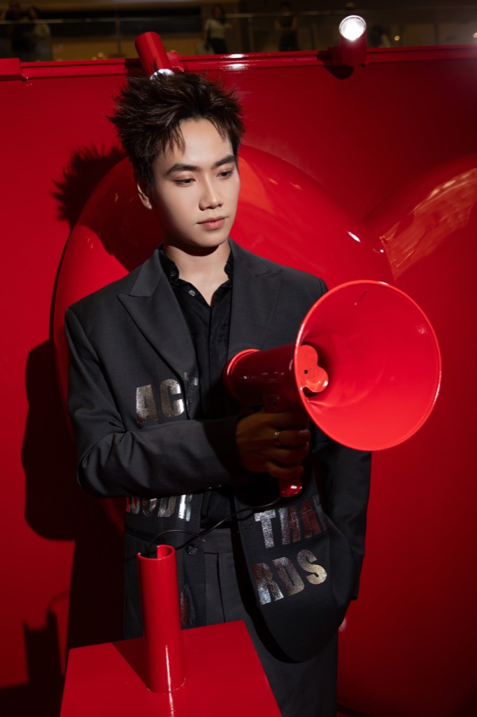 Trần Nhậm. Trần Nhậm.